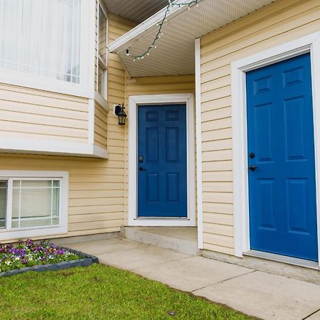 The Blue Door Ξενοδοχείο Grande Prairie Εξωτερικό φωτογραφία