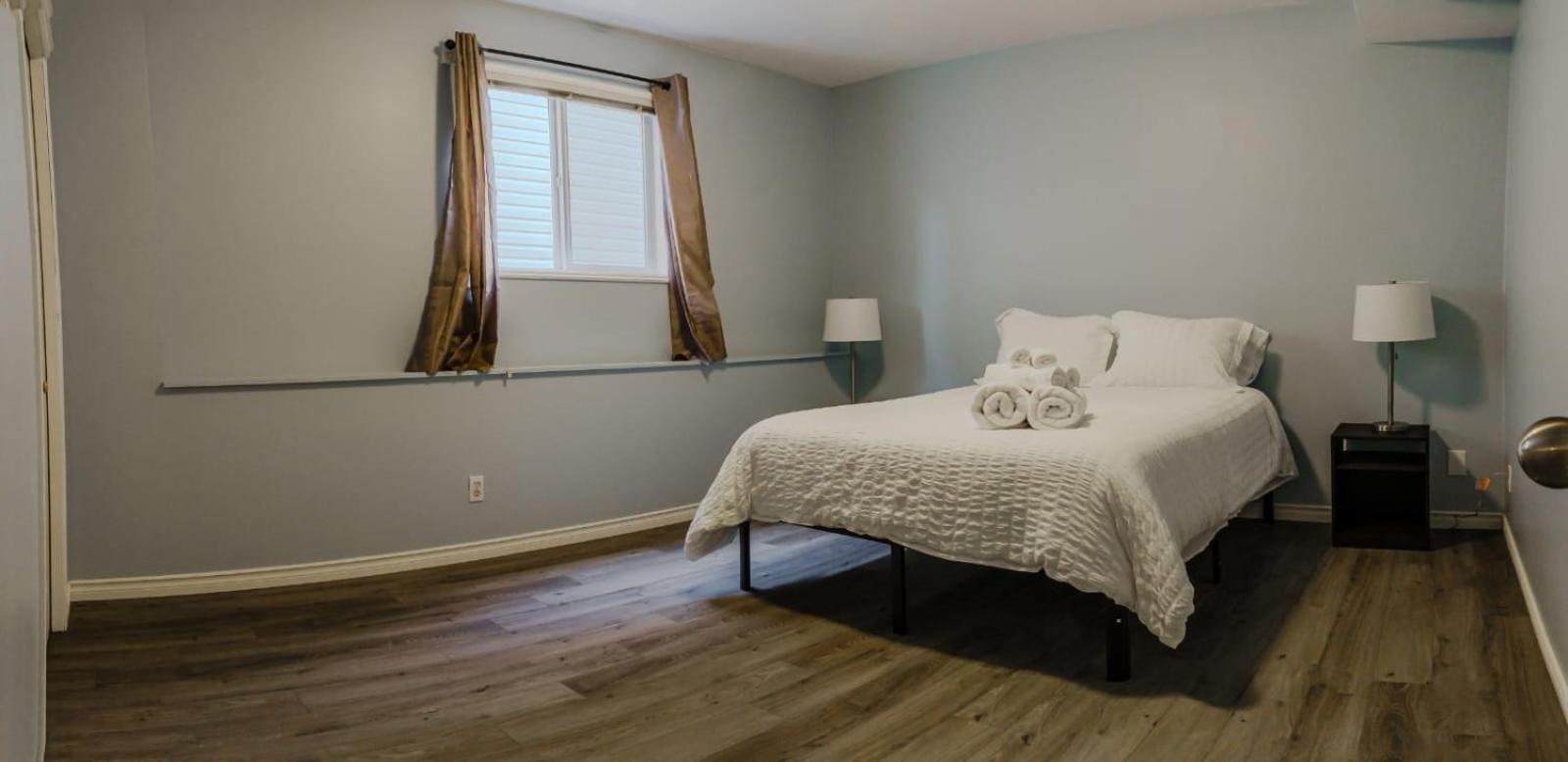 The Blue Door Ξενοδοχείο Grande Prairie Εξωτερικό φωτογραφία